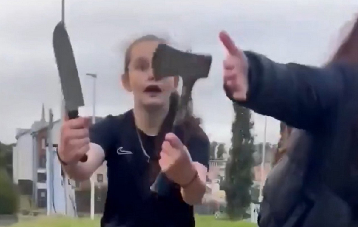 Arrested 12 -year -old: Holding knife and ax threatened passers -by