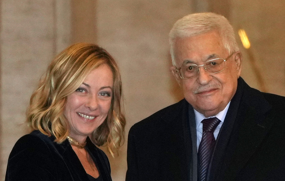Melon – Abbas telephone communication for humanitarian aid