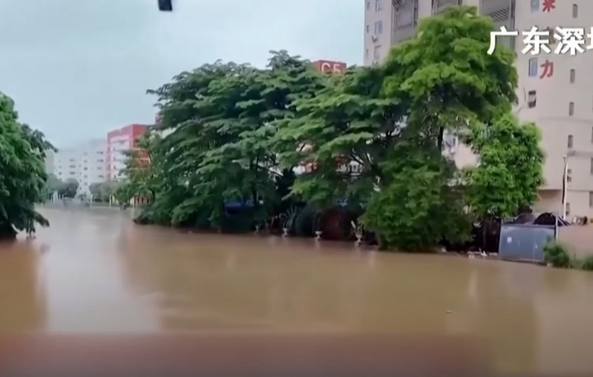 Ten dead and 33 missing floods in northwestern China