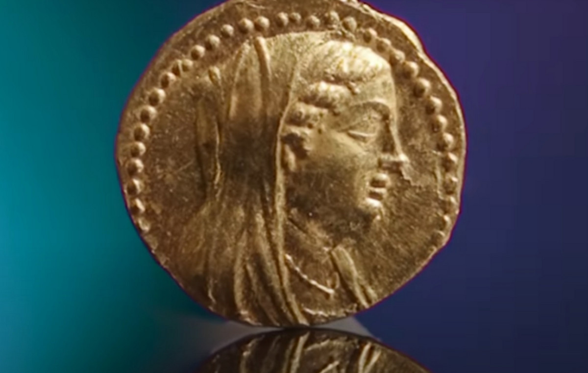 Gold coin depicting queen of the Hellenistic period was found in an excavation in Jerusalem
