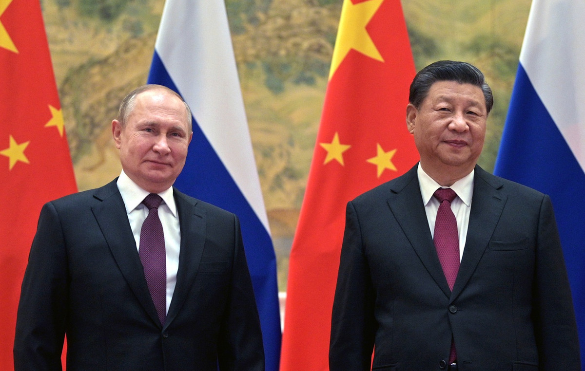 Putin highlights the common contrast of Russia and China to sanctions affecting international trade Putin highlights the common contrast of Russia and China to sanctions affecting international trade