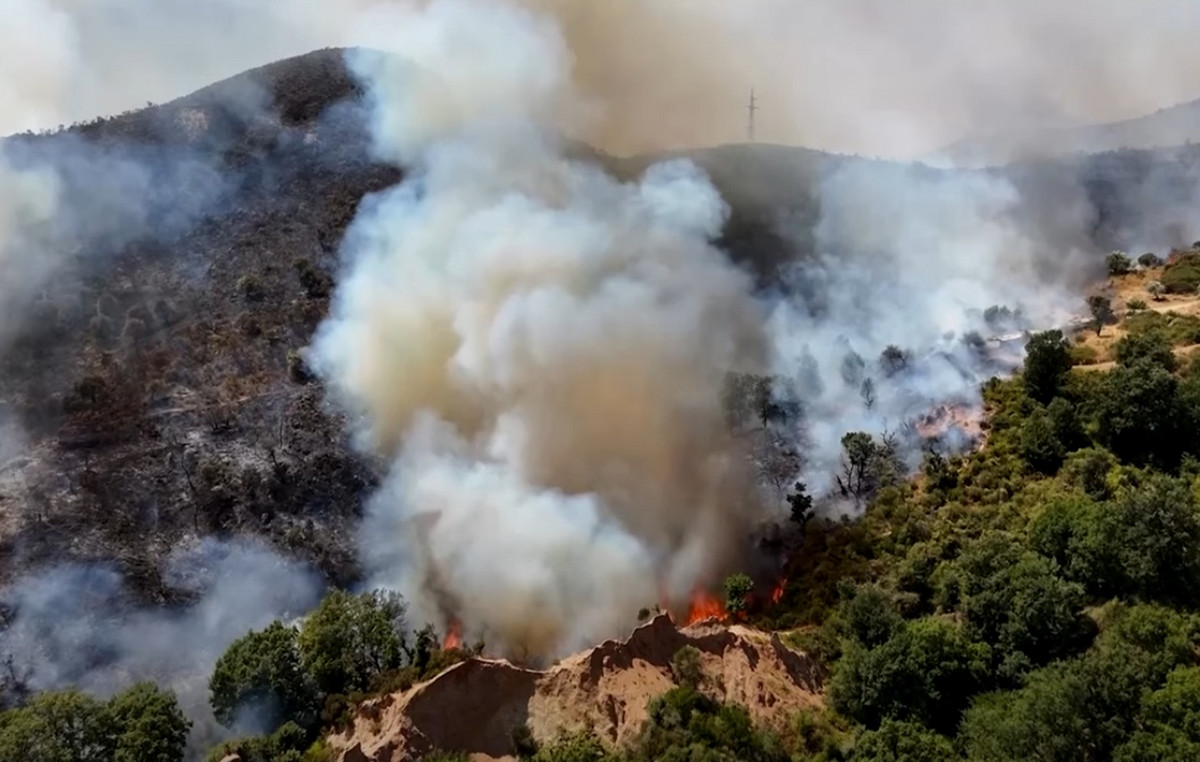 Albania burns, in flames of minority villages – LPG facilities are threatened