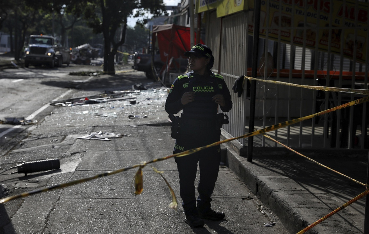 Colombia launches a military operation against rebels after attacks that claimed the life of 19 people Colombia launches a military operation against rebels after attacks that claimed the life of 19 people