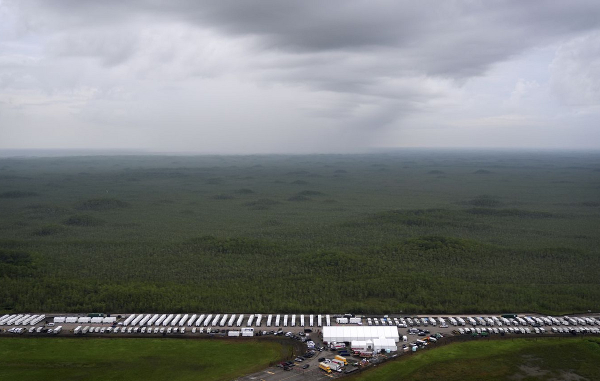 ‘Alcatraz with alligators’: Court in Florida orders US government to begin dismantling the immigrant detention center