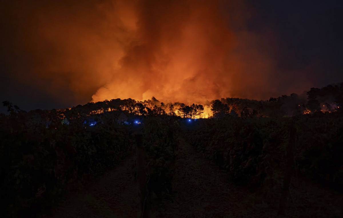 Under control the fiery storm in southern France – burned 170,000 acres