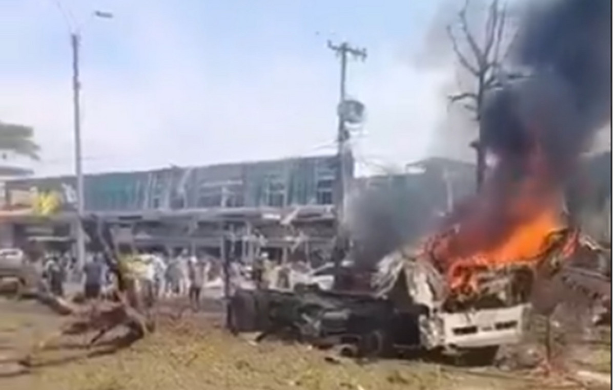 Trapped vehicle exploded near air base in Colombia – at least five dead and 36 injured
