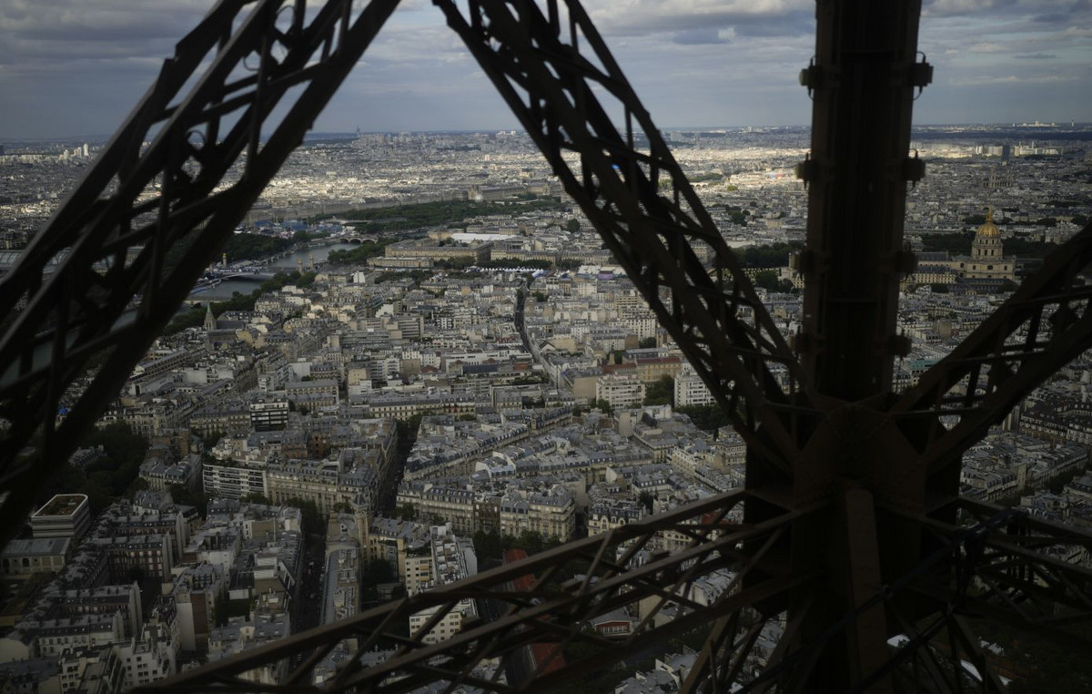 The French government is in danger of collapsing – large demonstrations are being organized reminiscent of “yellow vests”