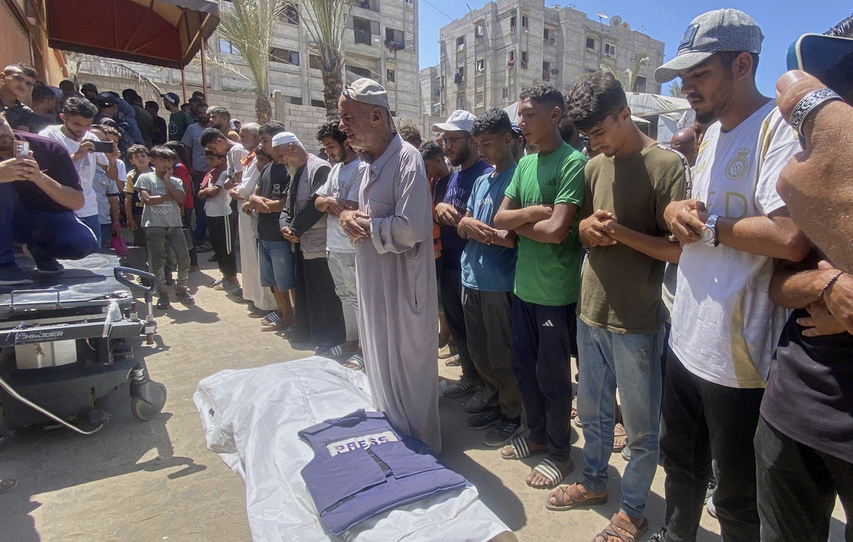 Israel’s attack on a Gaza hospital may be a war crime in many ways, according to the Guardian