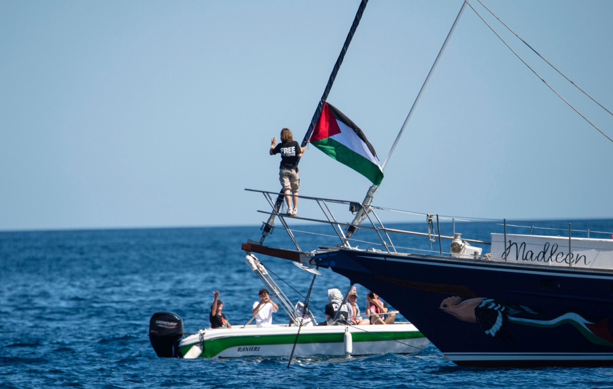 New Mission with Greta Tountberg’s participation departs for Gaza – dozens of ships with members of organizations and artists