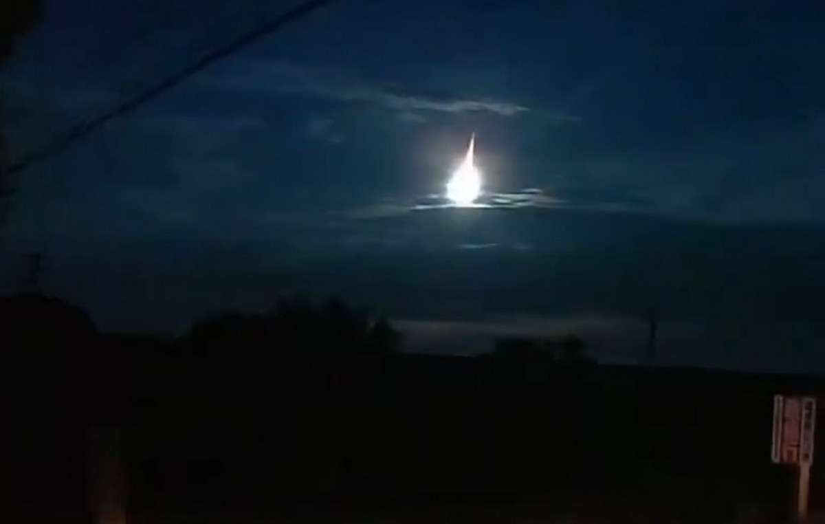 An extremely brilliant fiery sphere crossed the sky of Japan – “natural phenomenon, not extraterrestrial invasion”