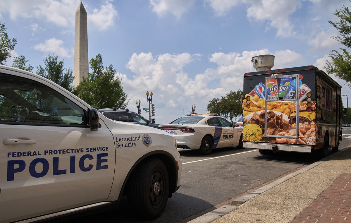 US temporarily stops passport visa to foreign truck drivers