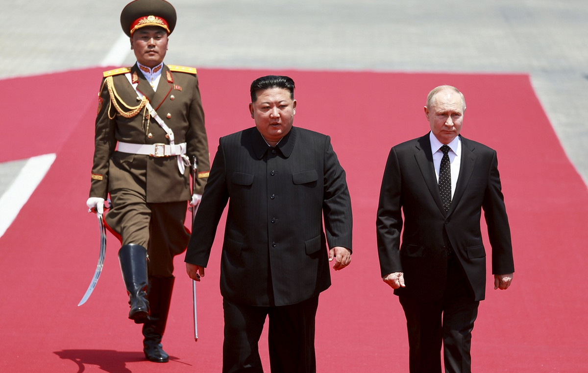 Putin and Kim Jong Un will give this a historic military parade in Beijing