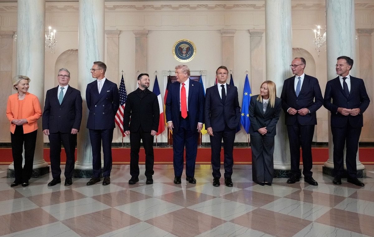 Trump gives security guarantees and takes a commitment to buy $ 100 billion weapons from Ukraine Trump gives security guarantees and takes a commitment to buy $ 100 billion weapons from Ukraine