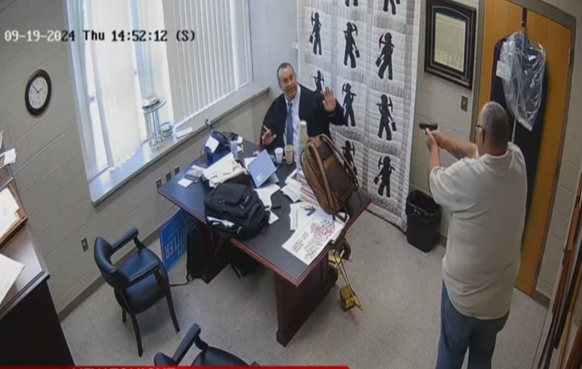 The cold murder of a judge in his office by sheriff and the creepy revelations almost a year later