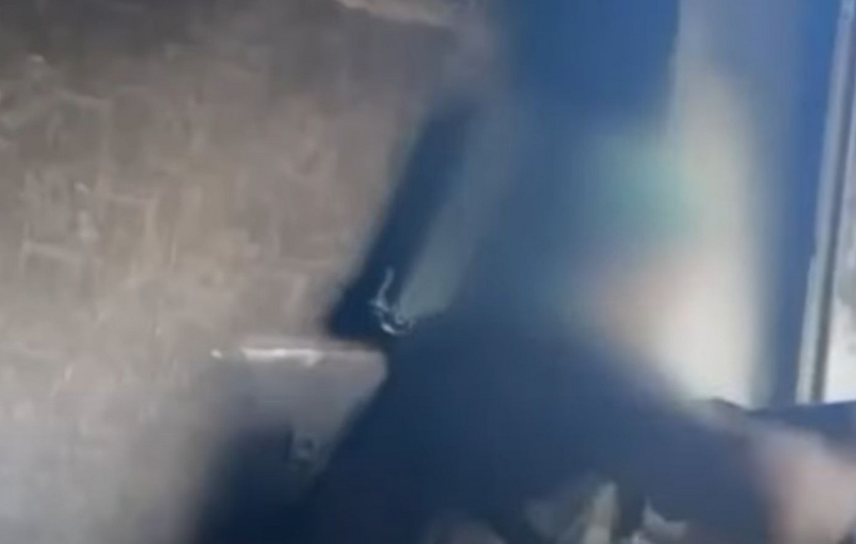 Ukraine sniper neutralizes two Russian soldiers with a 4km shot – See the shocking video