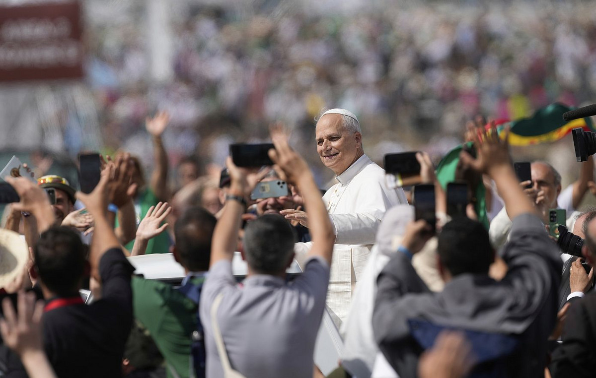 Rock Star Reception to Pope Leo ID in the outdoor alert on the outskirts of Rome – “Always aim for great things”