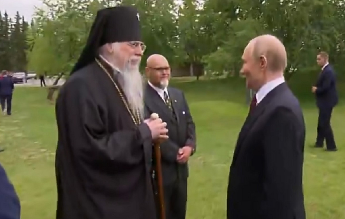 Vladimir Putin’s symbolic movements in Alaska outside the meeting with Trump