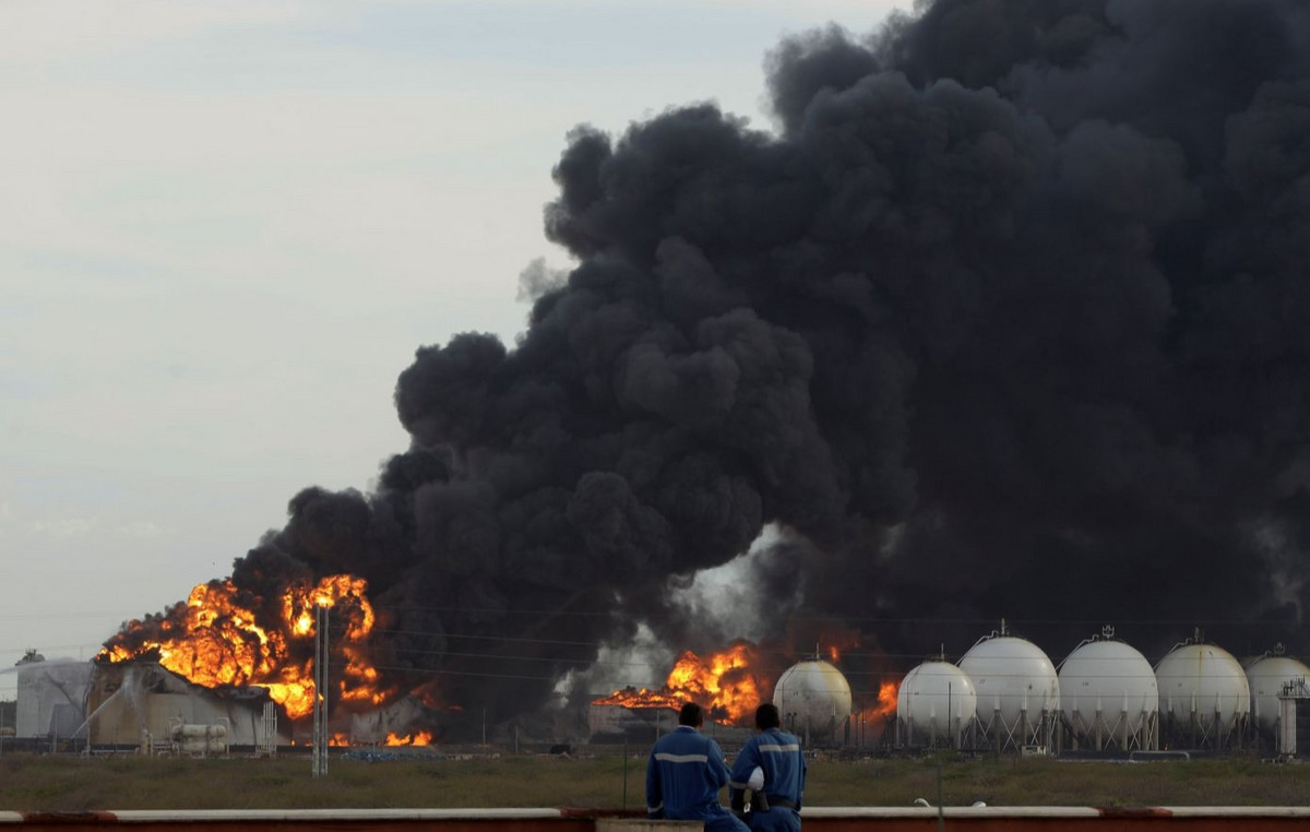 Reuters: Ukrainian drones attacks on Russian refineries have limited oil refining capacity to record levels Reuters: Ukrainian drones attacks on Russian refineries have limited oil refining capacity to record levels