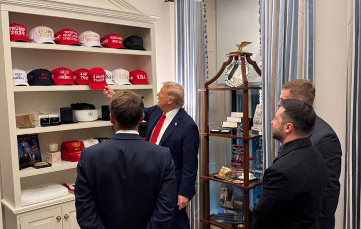 Donald Trump “tried to sell Maga hats” to European leaders – proudly showed his collection