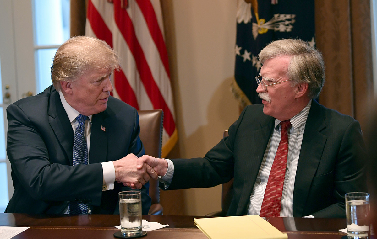 Trump avenges John Bolton: “sex and feather” the house of former FBI adviser