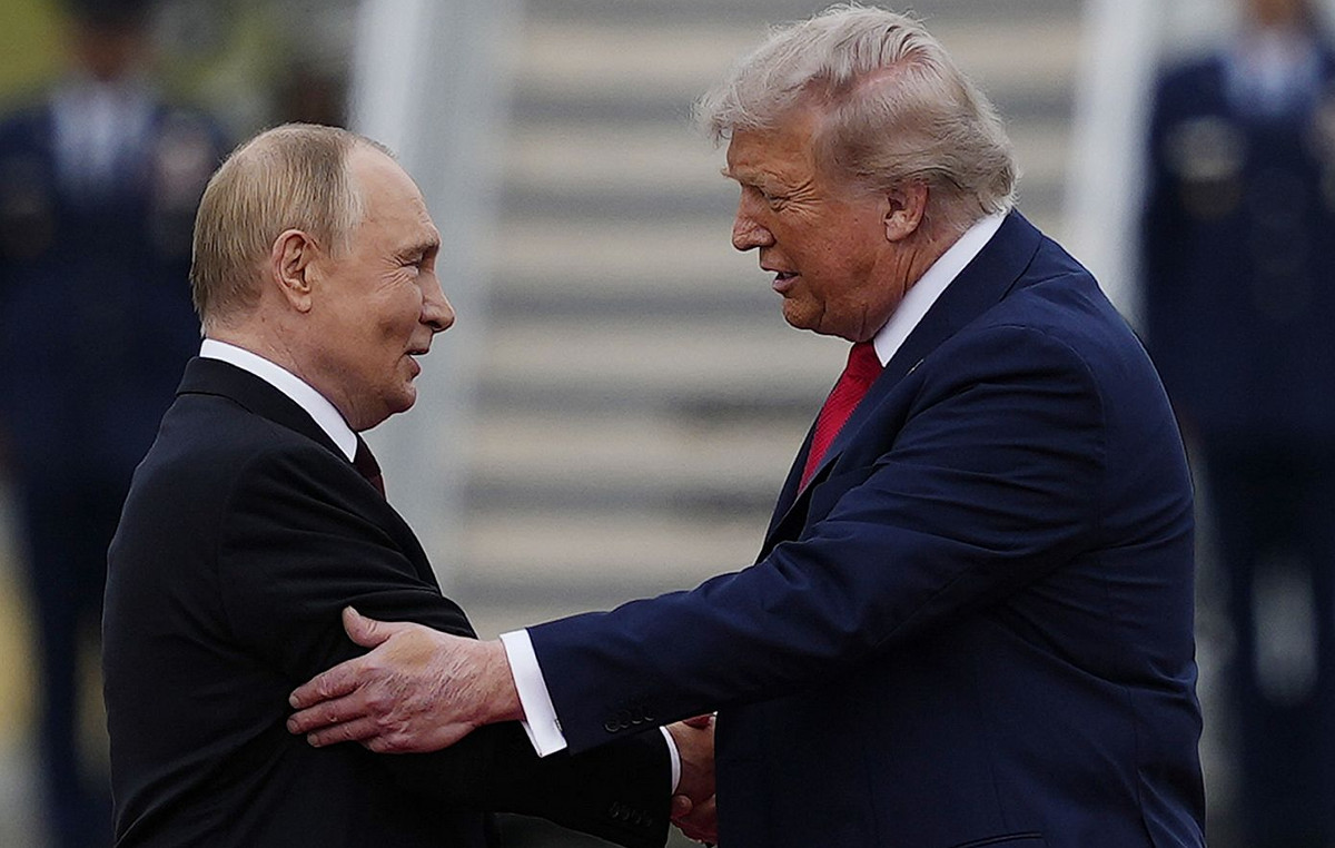 Warm Trump – Putin handshake in Alaska: The two leaders got into the same car in order to be driven to talks