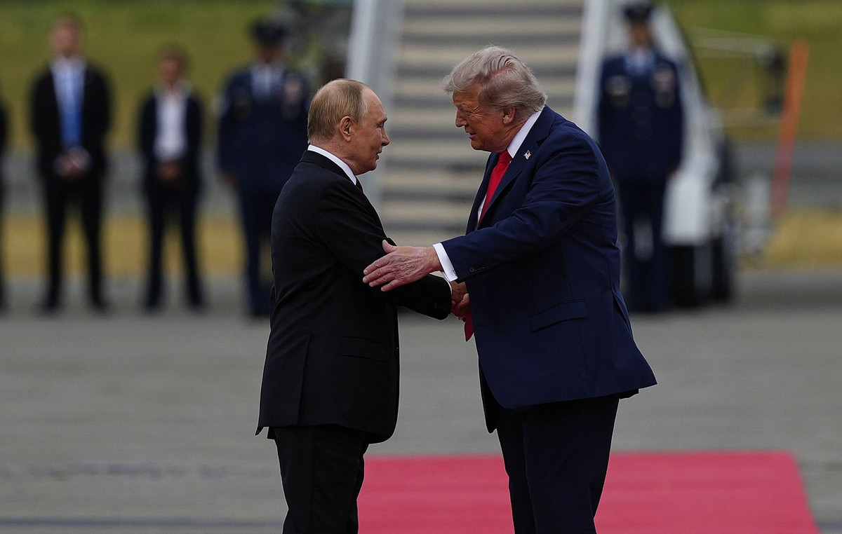 Alaska summit: Trump’s body language – Putin and diplomatic messages behind smiles