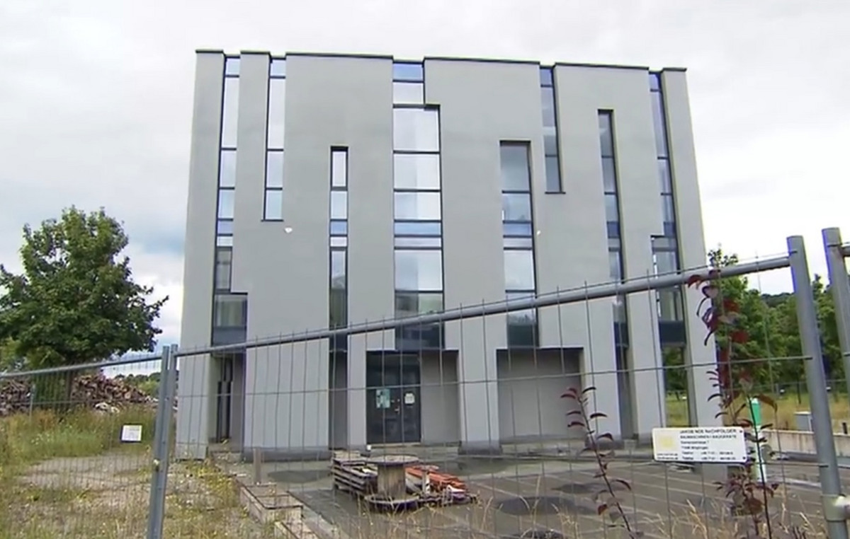 Municipality of Germany calls for a mosque demolition that was not completed in time