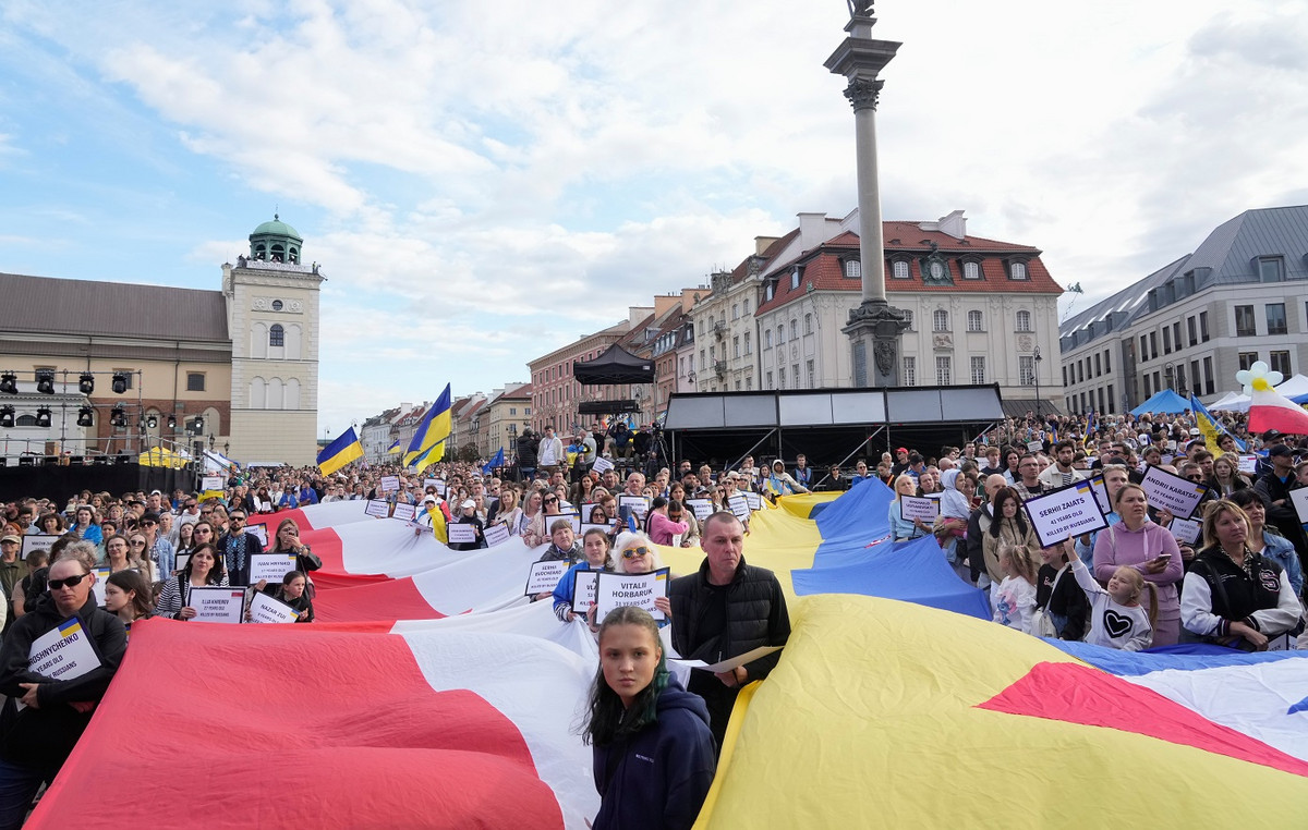 Poland is getting ready to cut government benefits for Ukrainians