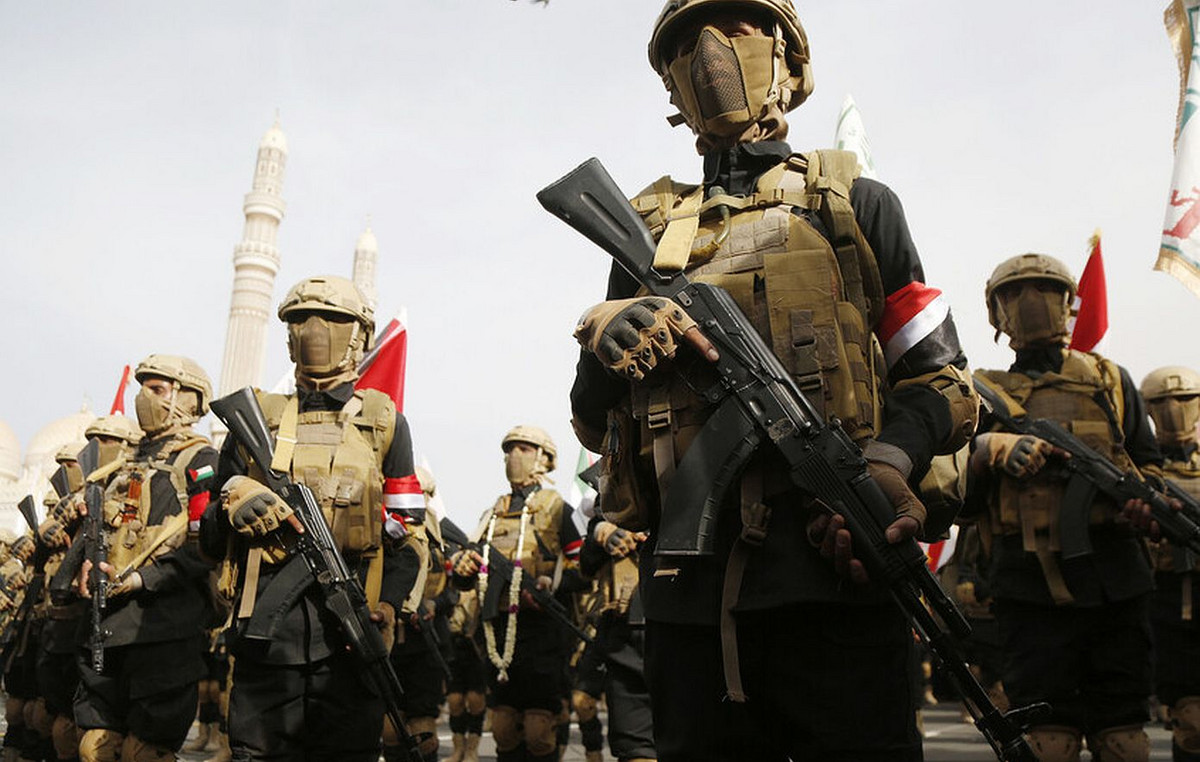 Houthi swear revenge for the death of their prime minister by Israeli raids Houthi swear revenge for the death of their prime minister by Israeli raids