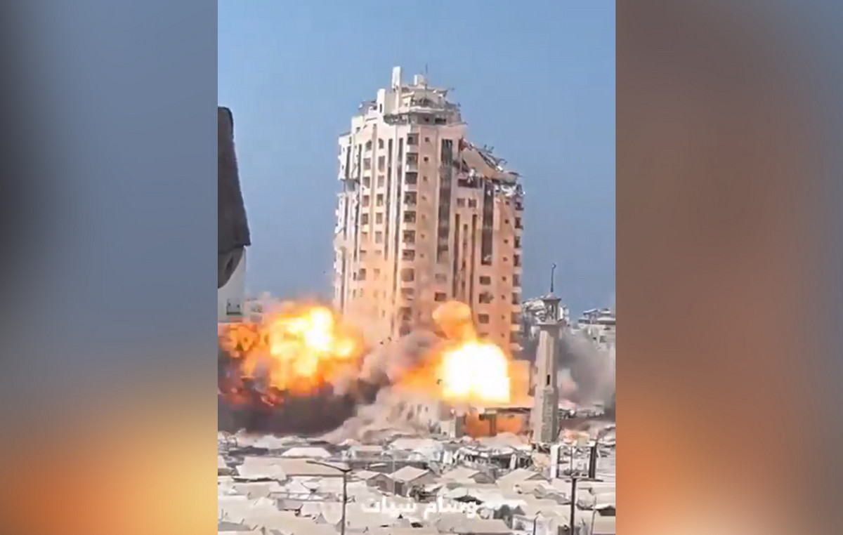 The moment Israeli rocket destroys one of the tallest buildings of Gaza