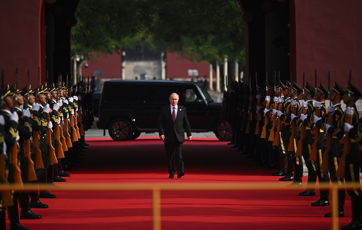 Sweeping Russian air attack in Ukraine while Putin was watching the parade in Beijing