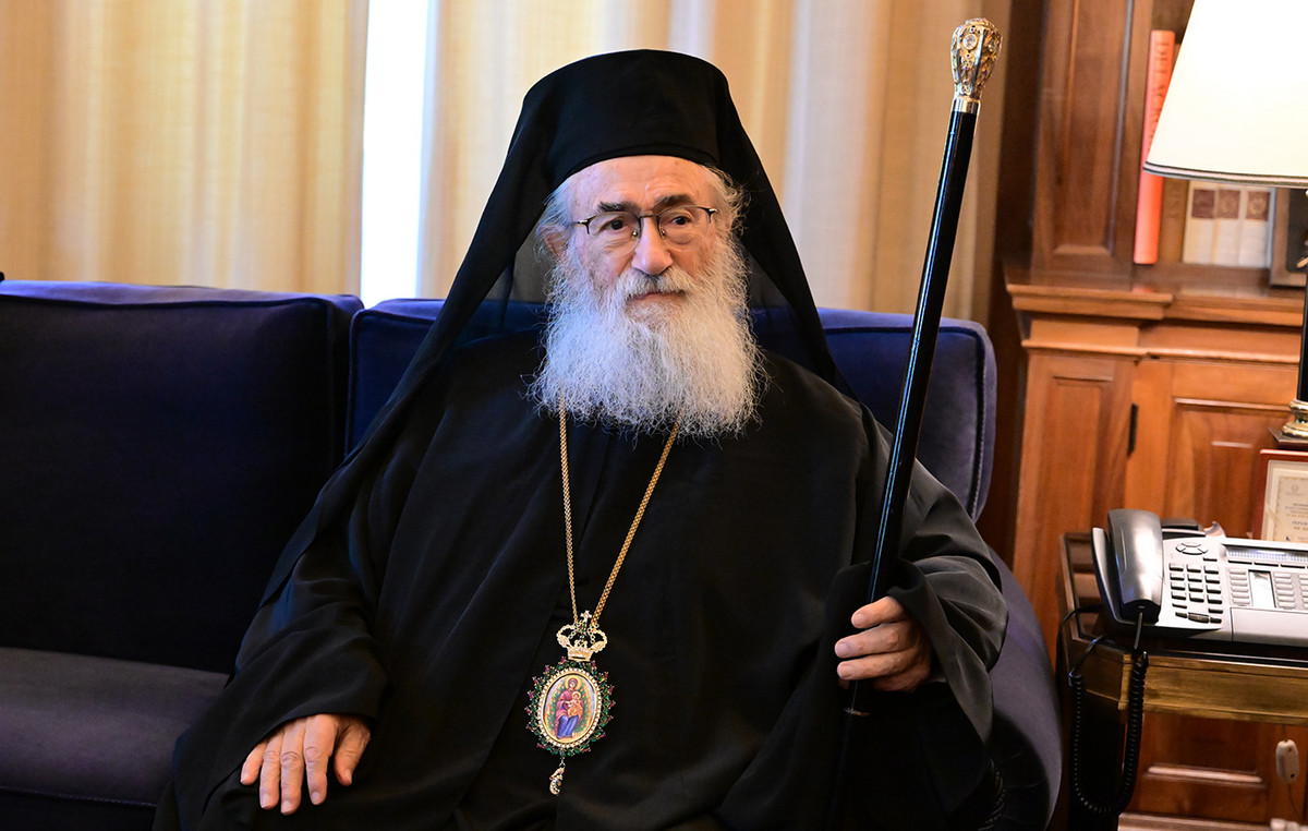 Archbishop Sinai, Damianos, resigned from the place of abbot