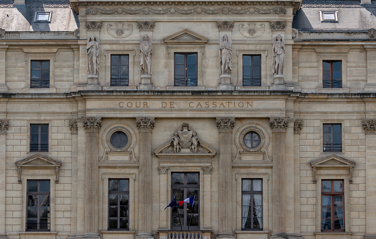 French anesthesiologist is tried for the murder of 12 patients and poisoning other 18