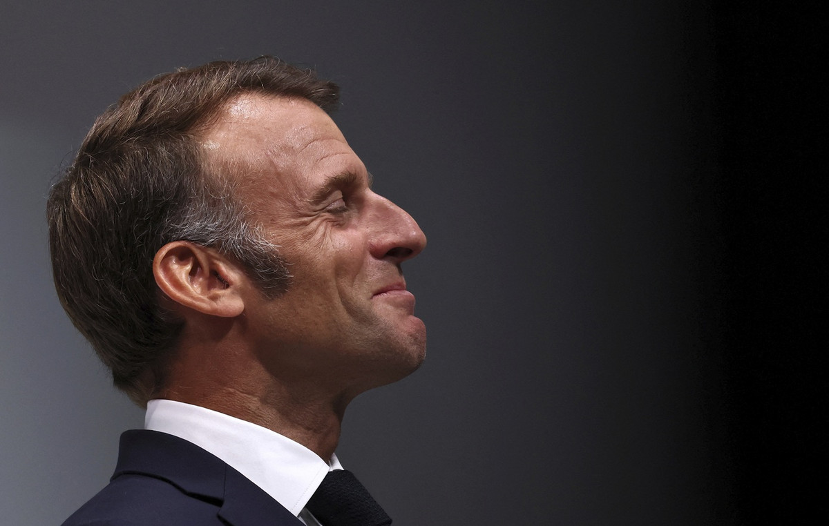 Guardian: Macron has defied the will of the people and leaves him with no choice but to “block everything”