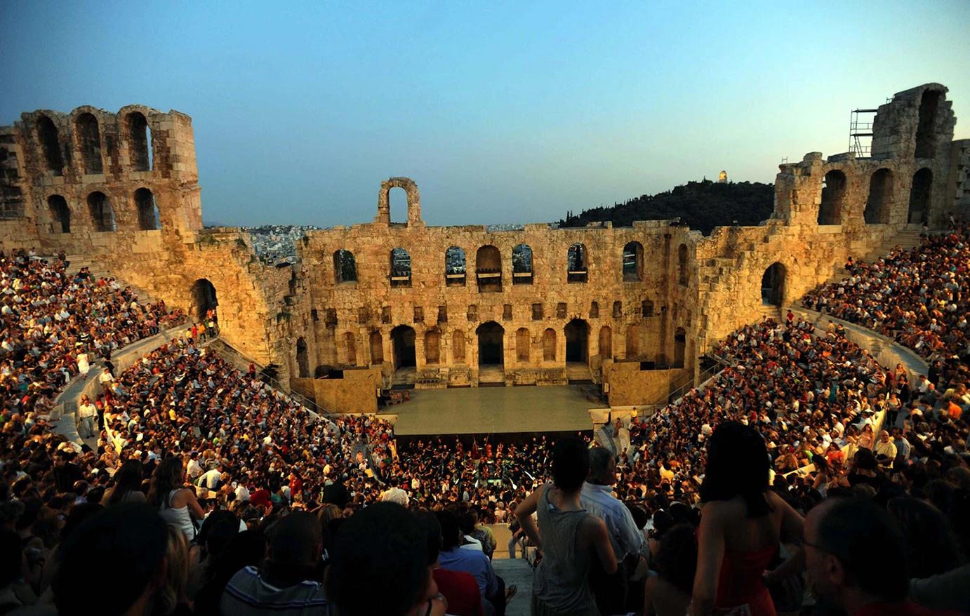 Η στιγμή που το πλήρωμα του Artemis II ξεπερνά το ρεκόρ της μεγαλύτερης απόστασης από τη Γη