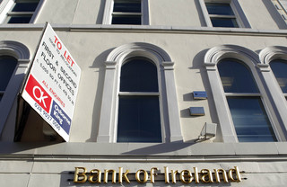 «Τρύπα» 24 δισ. ευρώ στις ιρλανδικές τράπεζες