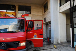 Πυρκαγιά σε αποθήκη στην Παλλήνη