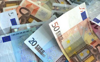 Στα 780 ευρώ κλείδωσε ο εισαγωγικός μισθός στο Δημόσιο