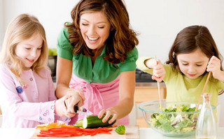 Μια υγιεινή και ισορροπημένη διατροφή για τα παιδιά