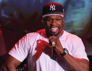 Για ενδοοικογενειακή βία κατηγορείται ο 50 Cent