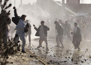 Εκτός ελέγχου οι διαδηλώσεις στο Αφγανιστάν
