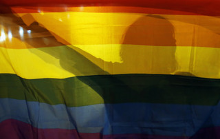 Σχεδόν ένα εκατομμύριο άνθρωποι στο Gay Pride της Κολωνίας