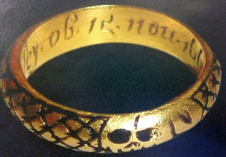 Βρήκε χρυσό δαχτυλίδι χαμένο εδώ και 400 χρόνια