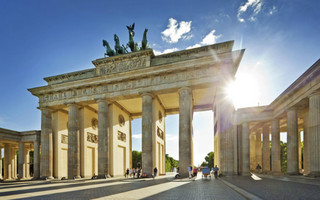 Ρυθμό ανάπτυξης 1,5% προβλέπει η Γερμανία για το 2015