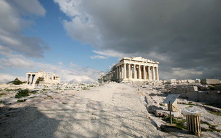 Η ιστορία του μνημείου της Ακρόπολης που στέγασε το χαρέμι του Δισδάρη