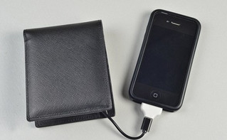 Φορτίστε το κινητό σας με το… πορτοφόλι σας