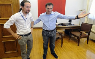 Στο πλευρό του Αλέξη Τσίπρα ο αρχηγός του Podemos