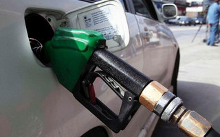 Άγρια κερδοσκοπία με την τιμή της βενζίνης