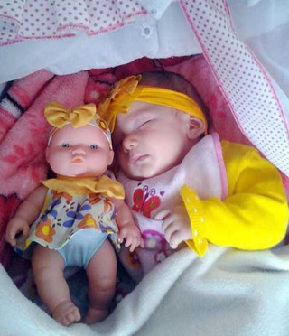 babies-and-their-look-alike-dolls-10
