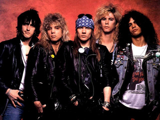 GUNSANDROSES